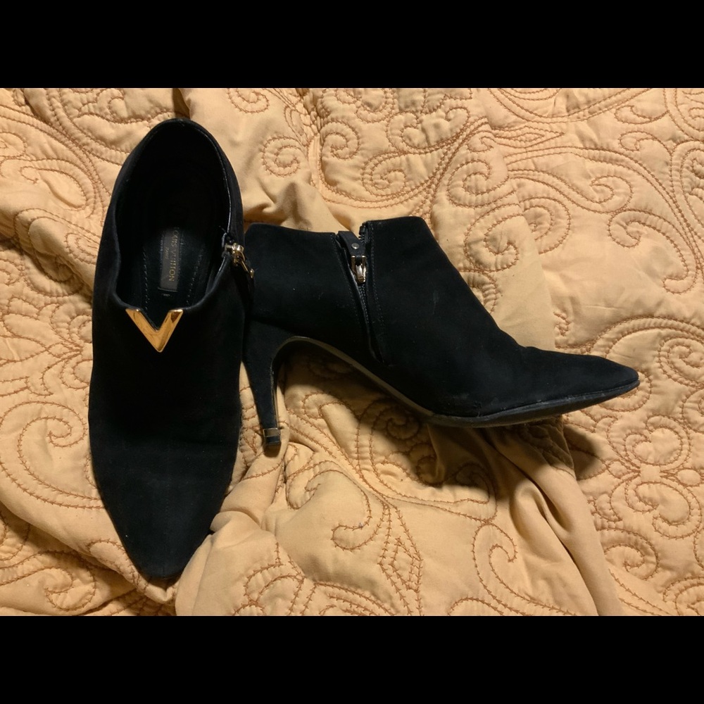 Beautiful, black Louis Vuitton dress up or dress down boots. Size 39